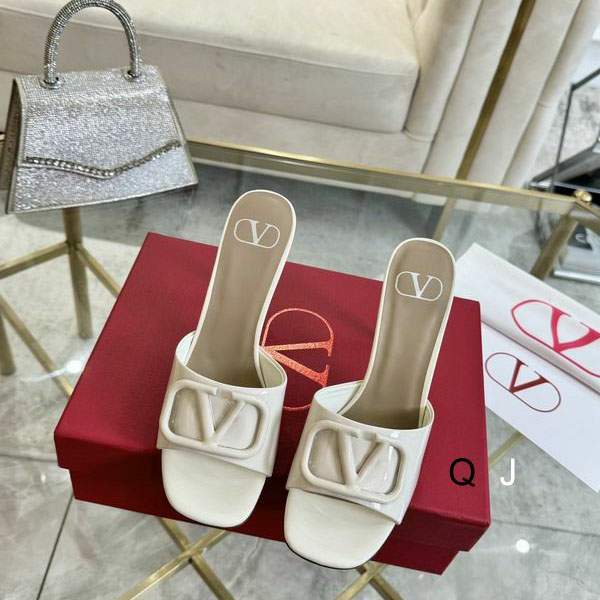 Picture of Valentino Shoes _SKUValentinosz35-40J111420315